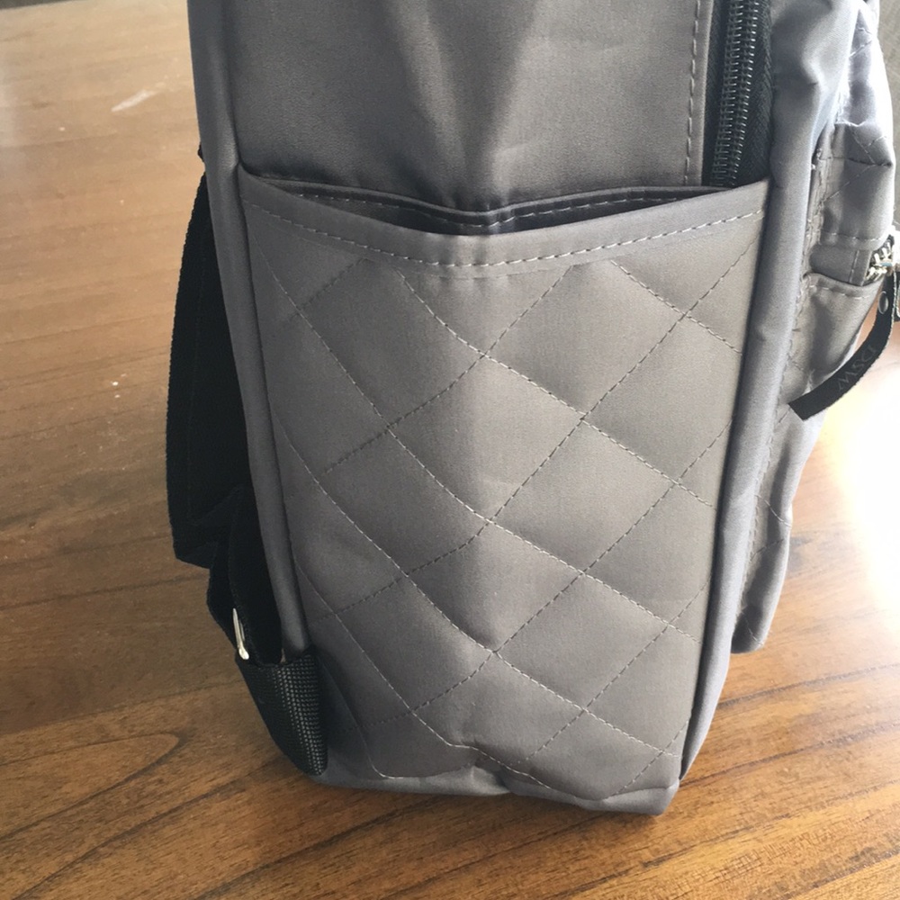 Grey DSW backpack - Picture 2 of 6